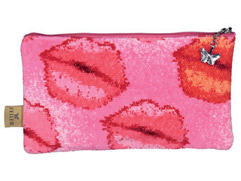 Изображение товара "KISS ME Feiler шенилловая косметичка от Feiler"