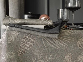 Изображение товара "FORESTA Leitner Leinen льняные салфетки и сет под тарелку в тонах от LEITNER LEINEN"