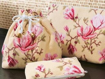 Изображение товара "Magnolia beige Feiler шенилловая косметичка от Feiler"