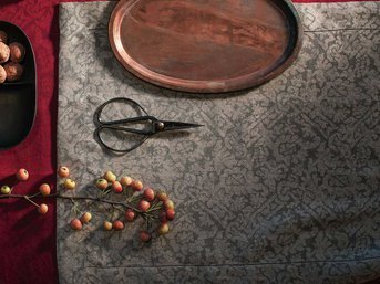 Изображение товара "VERSAILLES (LE) Leitner Leinen льняная дорожка для стола в тонах от LEITNER LEINEN"