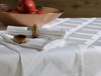 Изображение товара "Carre наперон Curt Bauer от Archive"