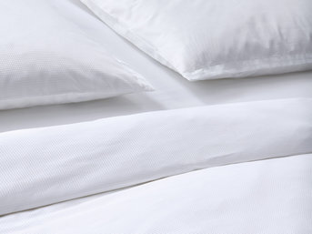 Изображение товара "CUBE B94 постельное белье Christian Fischbacher от Archive"