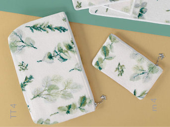 Изображение товара "GENTLE LEAVES Feiler шенилловая косметичка от Feiler"