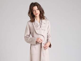 Изображение товара "SAAR L короткий халат Pluto от PLUTO"