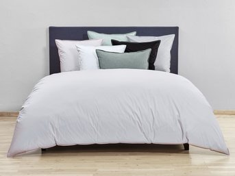 Изображение товара "Le Petit Bourdon из Fil a Fil постельное белье Christian Fischbacher от Archive"