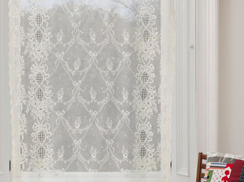 Изображение товара "LINDSAY LACE PANEL MYB Textiles кружевное панно от MYB Textiles "