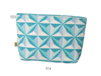 Изображение товара "CRYSTAL Feiler шенилловая косметичка от Archive"