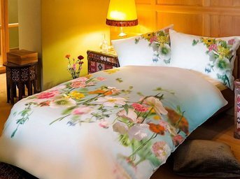 Изображение товара "Flying Flowers JOHANN HEFEL постельное белье от Archive"