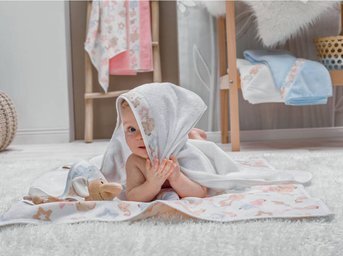 Изображение товара "TARA BORDER Feiler махровое полотенце с капюшоном в углу (3 цвета) от Archive"