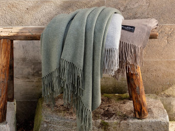 Изображение товара "BISOU плед Christian Fischbacher от Archive"