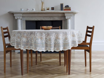 Изображение товара "STONE ROSES MYB Textiles кружевная скатерть от MYB Textiles "