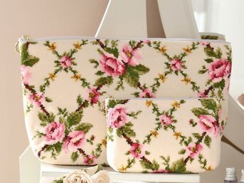 Изображение товара "Amelie Feiler шенилловая косметичка от Feiler"