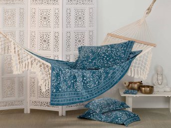 Изображение товара "INDIGO BLOOM Feiler шенилловое покрывало от Archive"